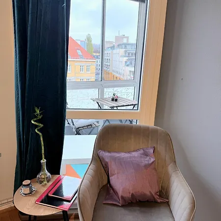 Nice And Cozy 2 Bedroom In Central Apartment