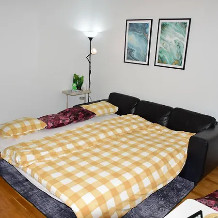 Apartment Nice And Cozy 2 Bedroom In Central *